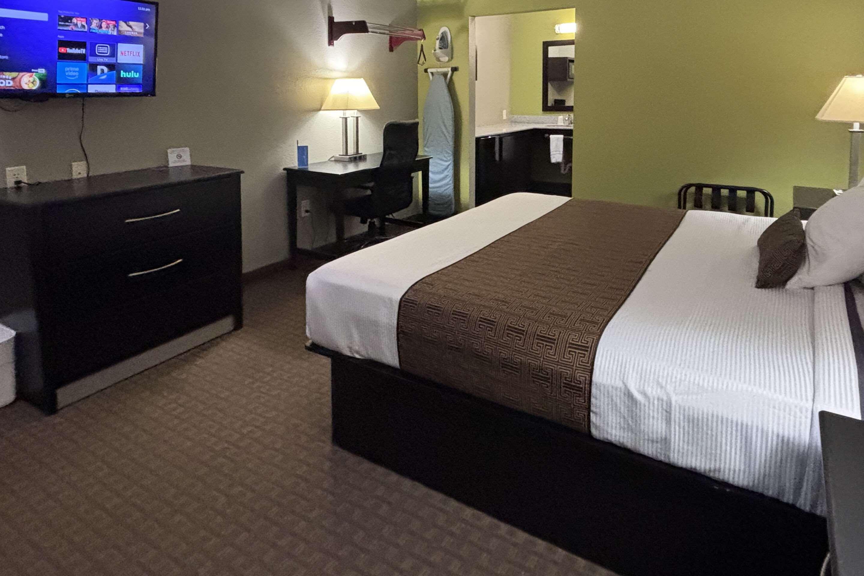 Room, King and Queen Bed