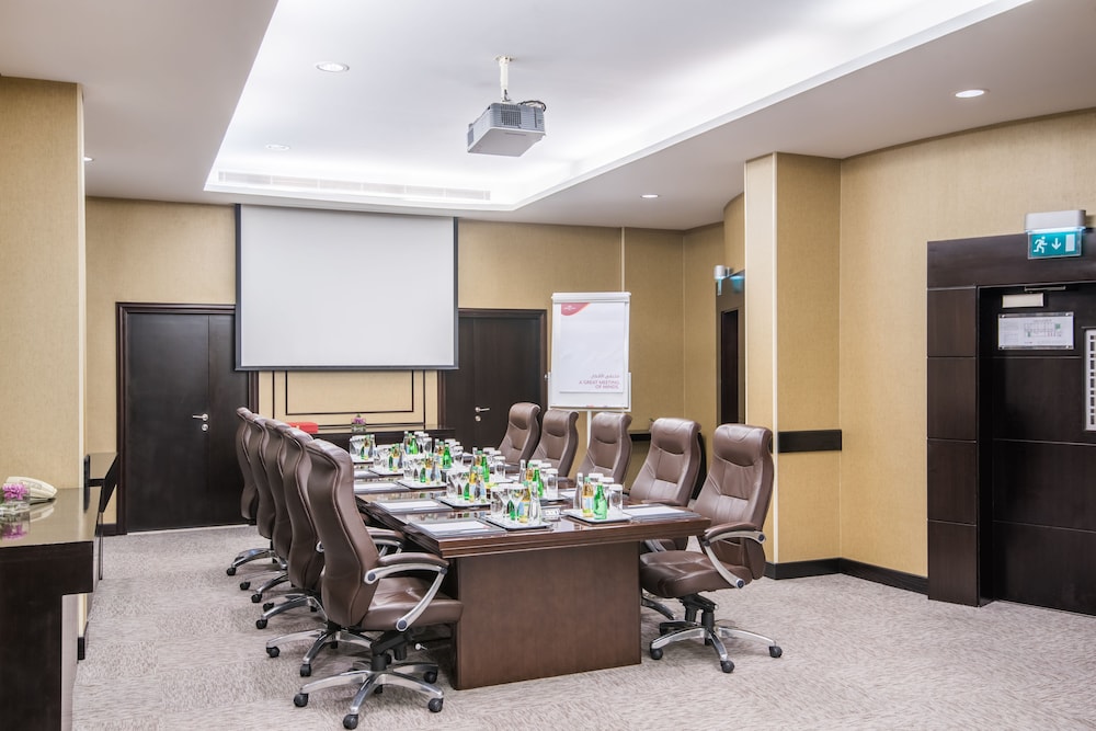 Crowne Plaza Jeddah 66/69