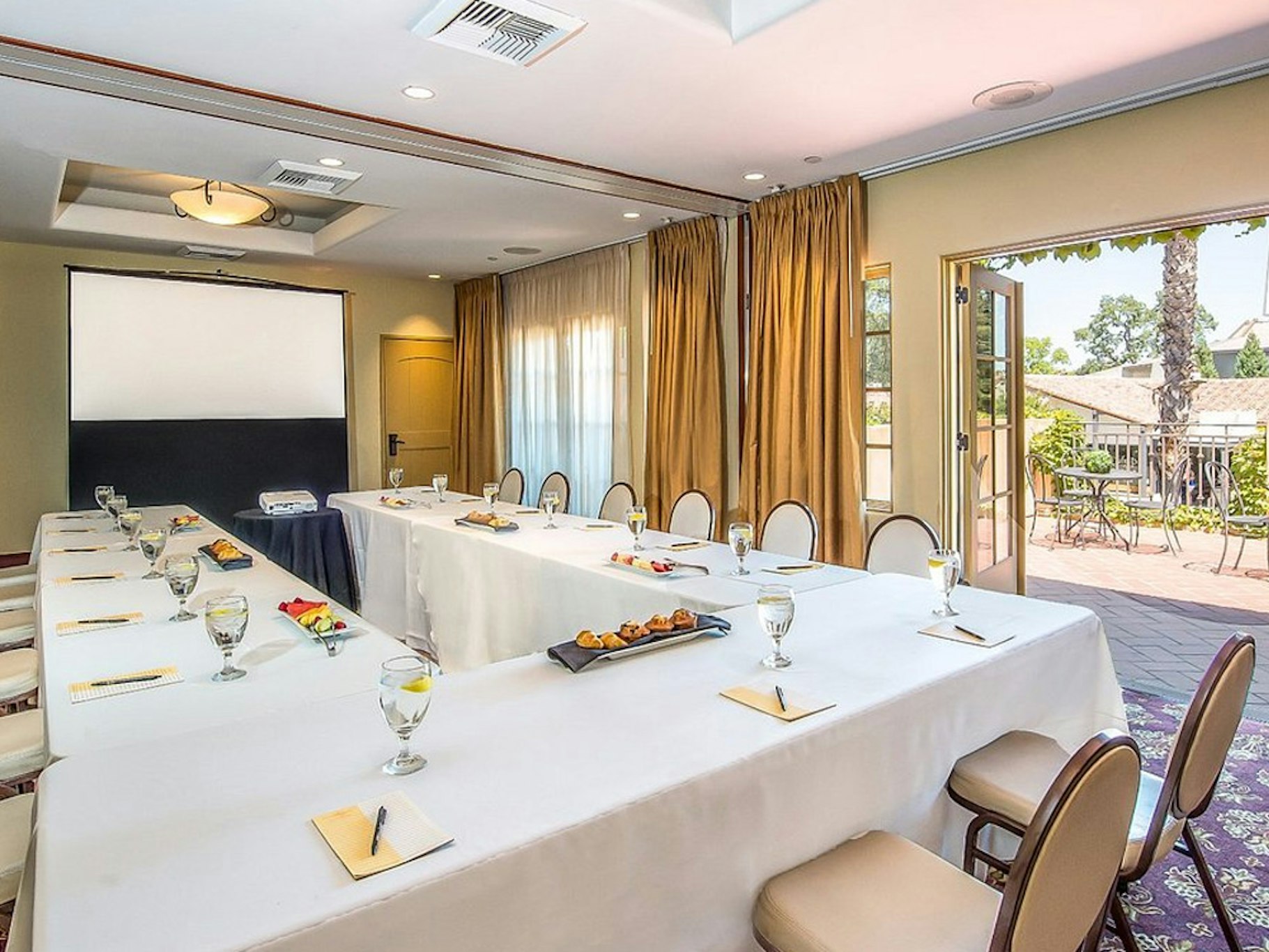 Hotel Los Gatos 44/47