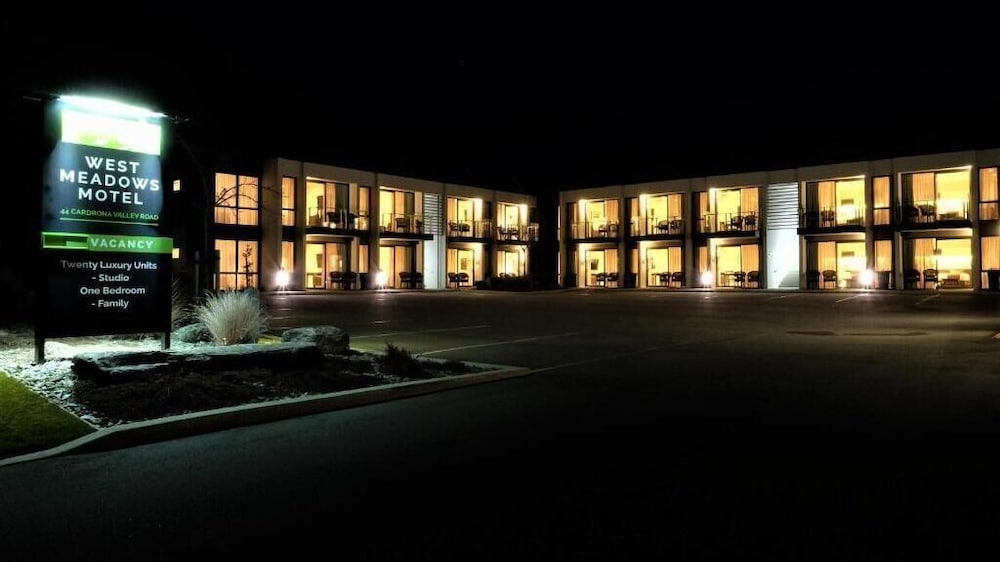 West Meadows Motel of Wanaka 48/50