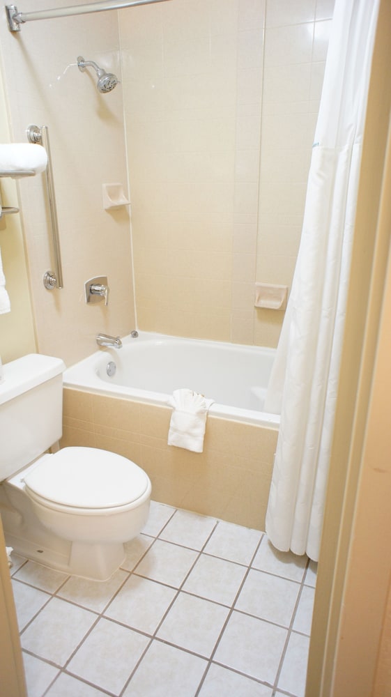 Governors Suites Hotel 18/47