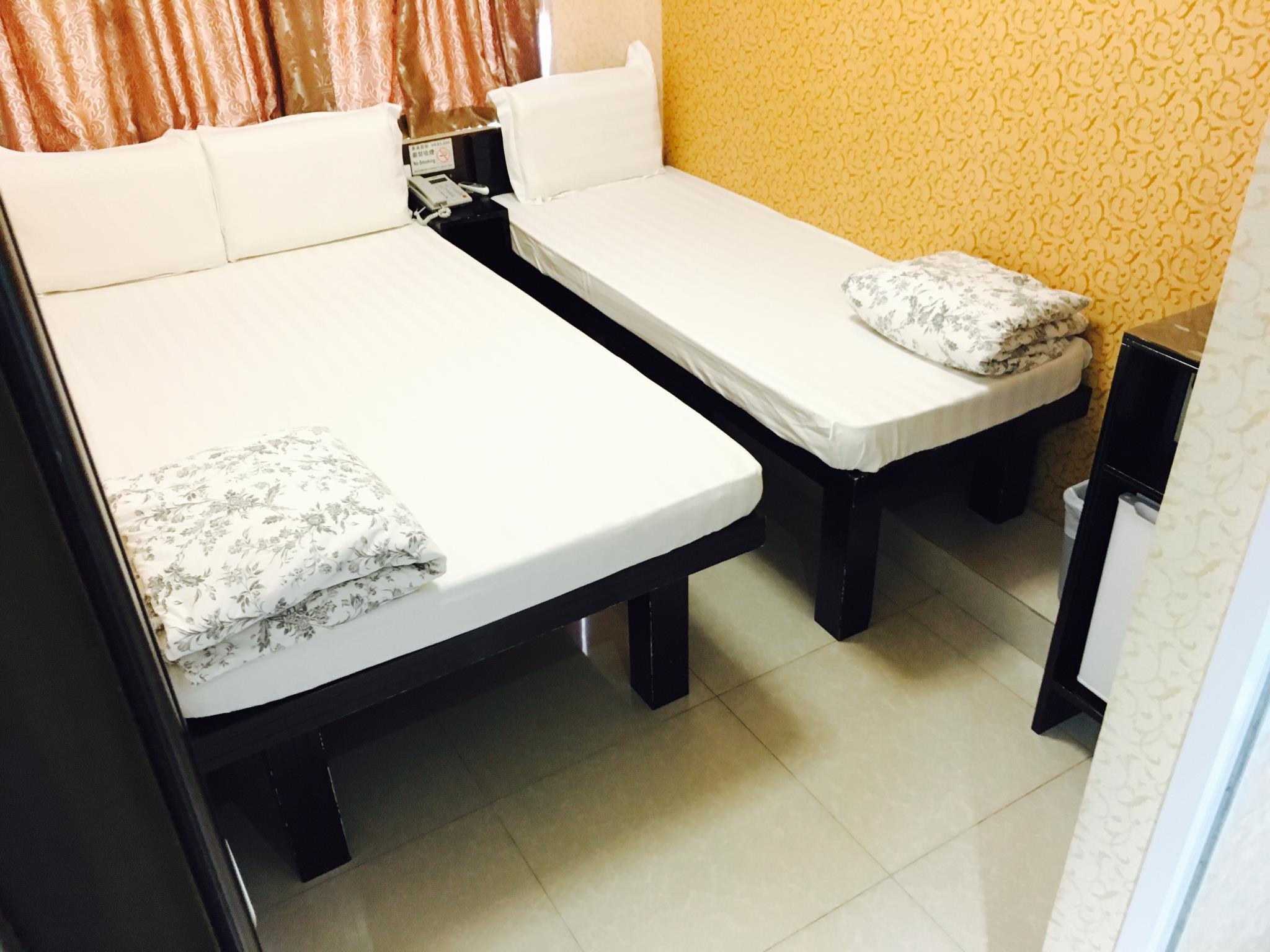 ROOM, TRIPLE, 1 DOUBLE AND 1 SINGLE BED
