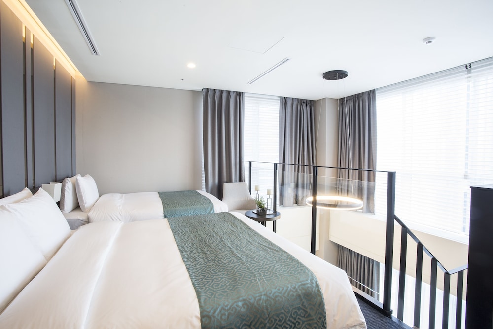 Centum Primus Hotel 25/50