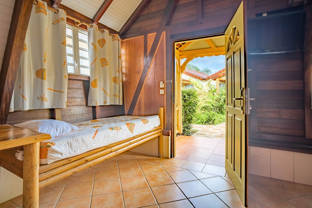Bungalow, 3 Beds, Garden View