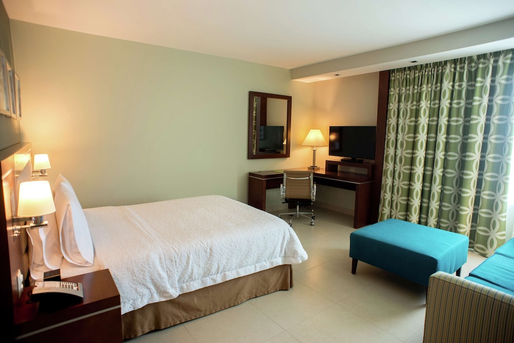 Hampton Inn by Hilton Merida 6/40