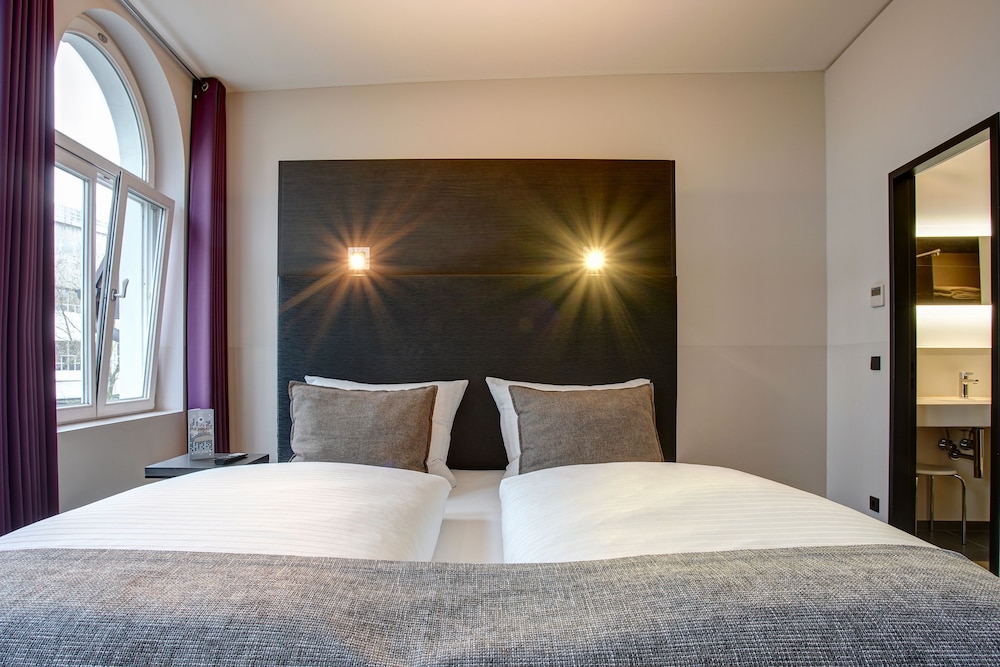 Premier Inn Cologne City Centre hotel 7/50