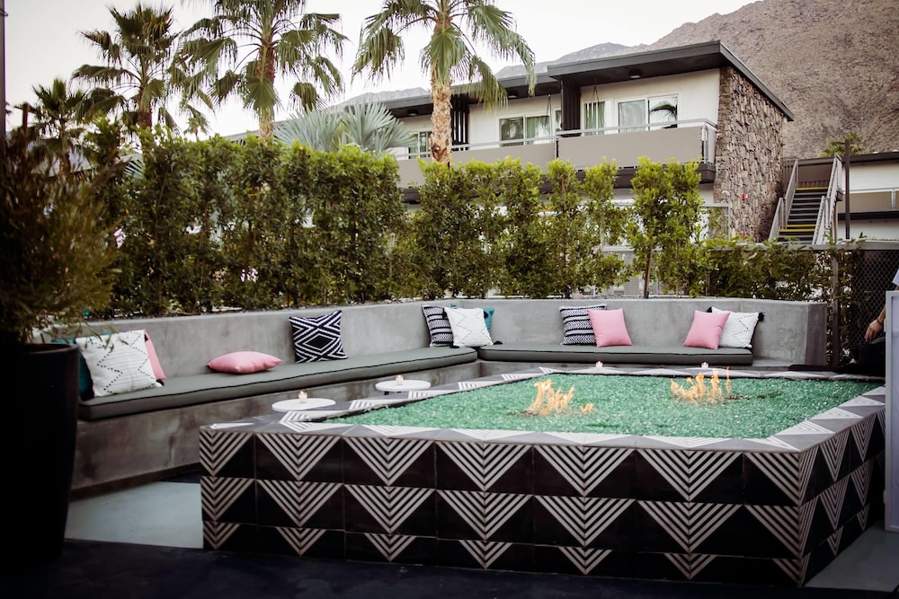 V Capri Palm Springs, a Dolce by Wyndham 44/50