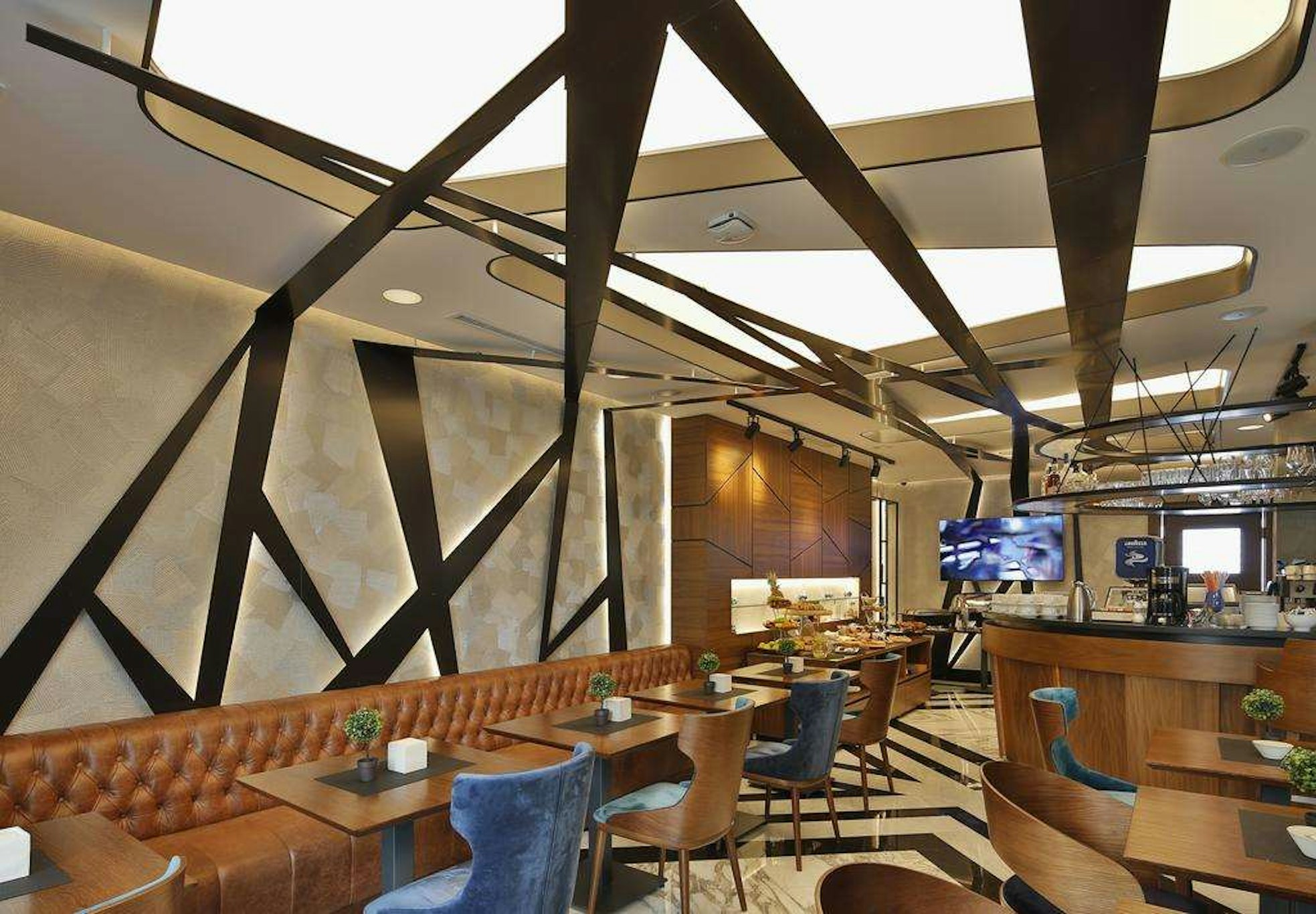 SKY HOTEL 44/49