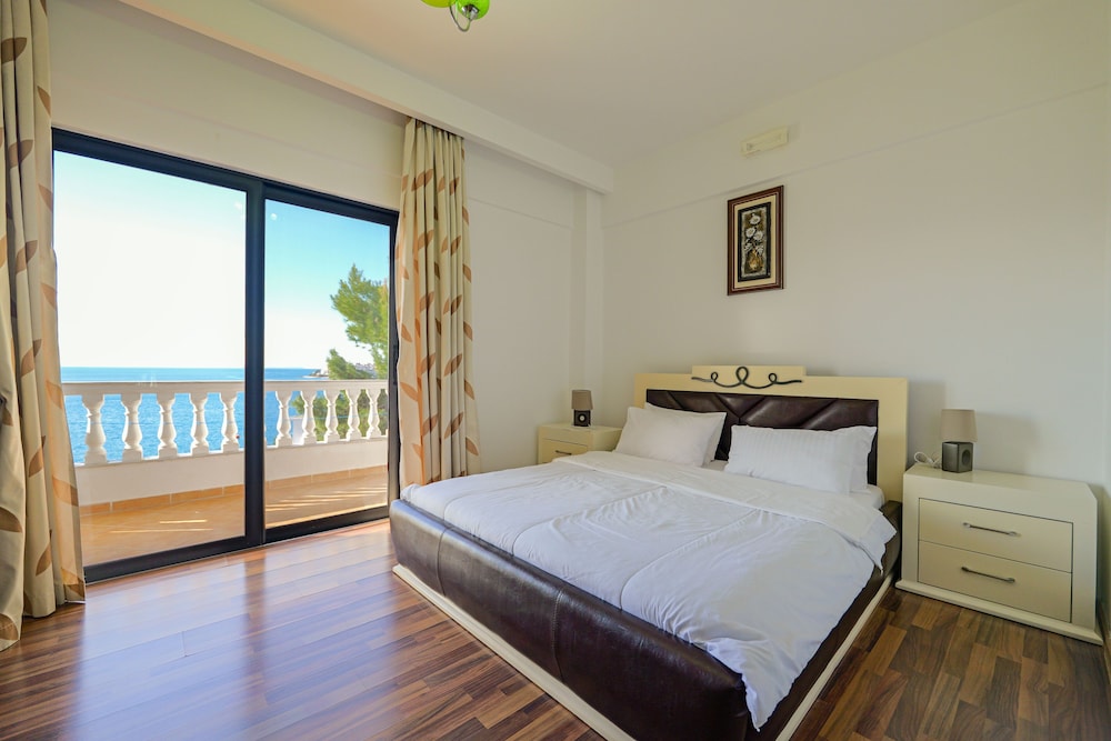ROOM, DOUBLE BED, SEA VIEW