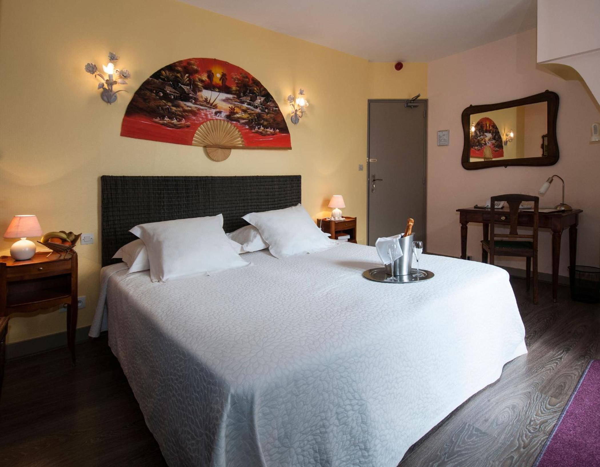 HOTEL LE COQ HARDI 19/51