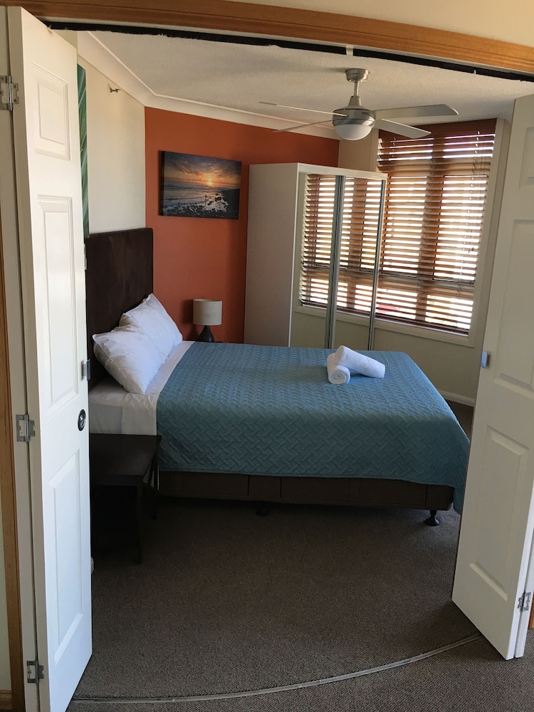Bel Air on Broadbeach 15/50