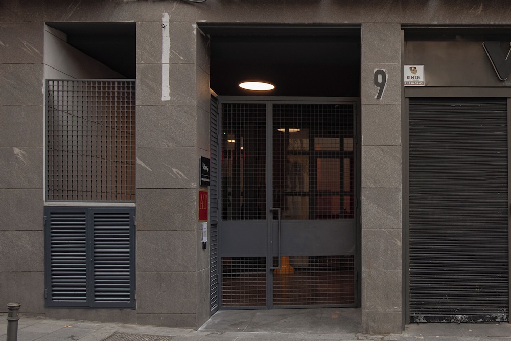 Libere Madrid Malasana 8/58