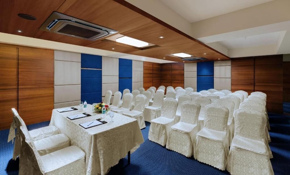 The Fern Kadamba Hotel And Spa 39/42