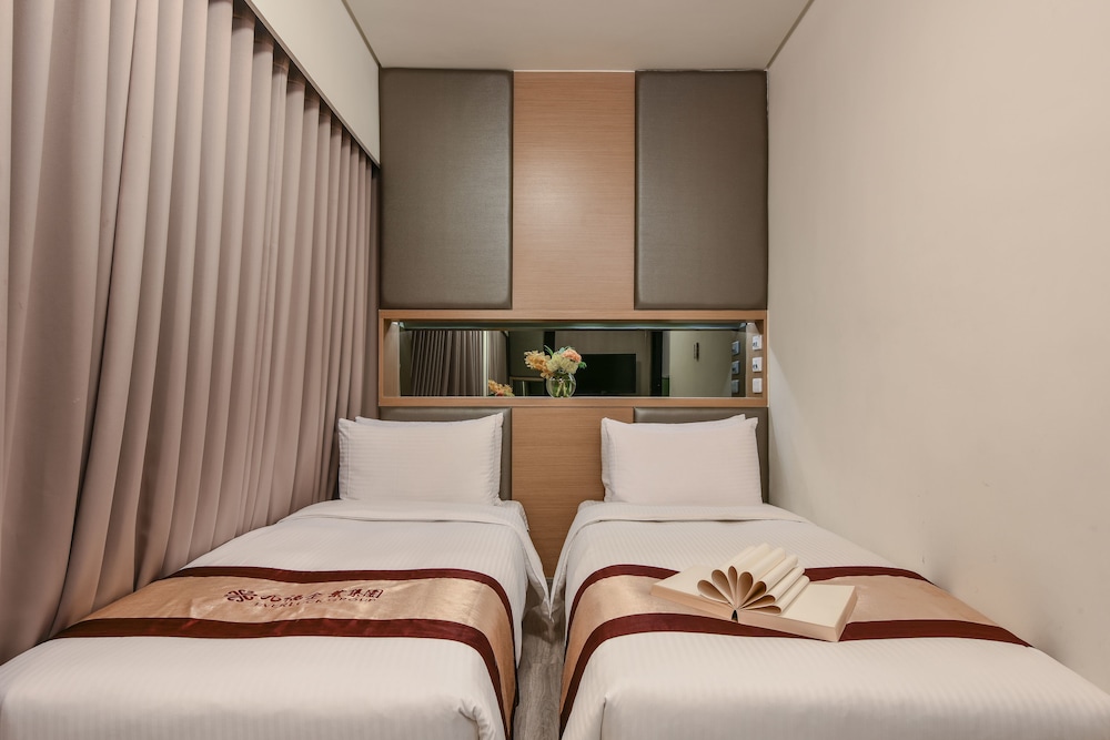 Harmonious Hotel 21/48