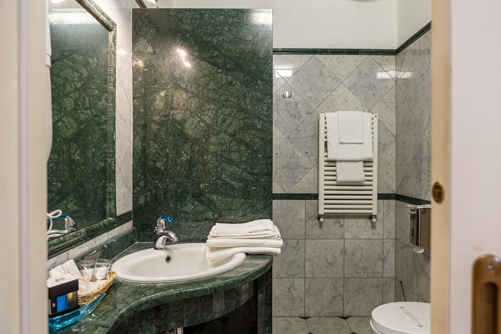 Hotel Villa Sofia 43/51