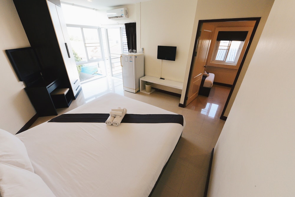 GLORY PLACE HUA HIN HOTEL 33/70