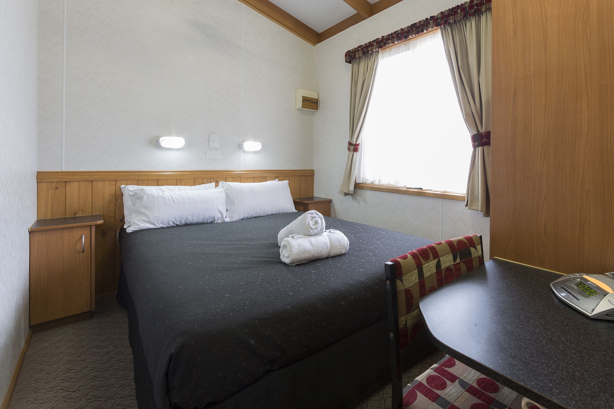 2 BEDROOMS, CABIN, RIDGE VIEW