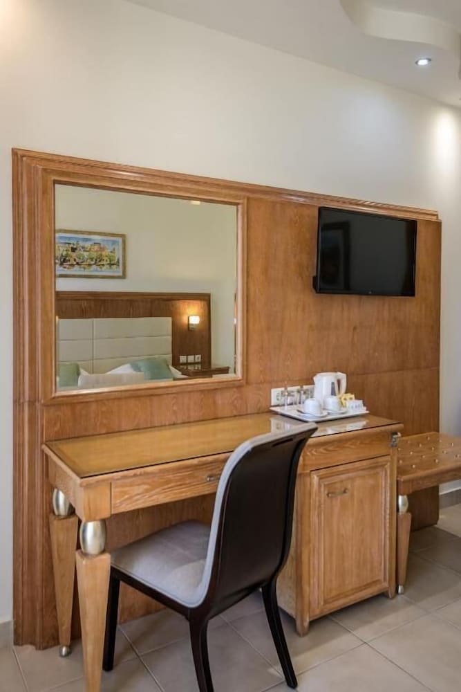 Natura Park Village Hotel & Spa 48/58