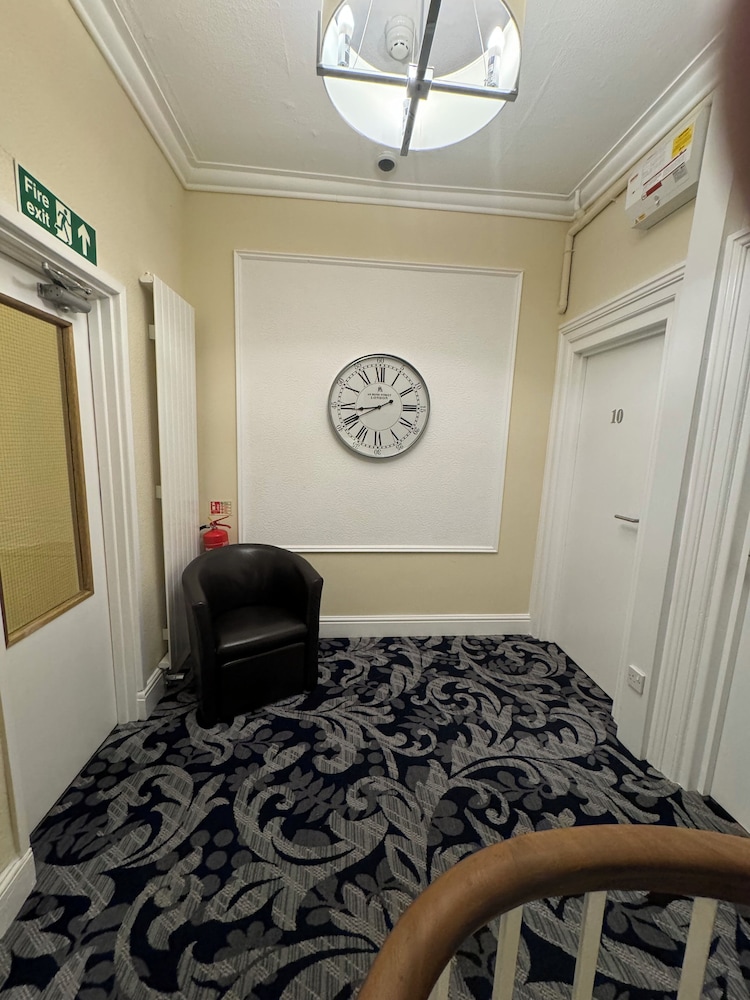 The Winchmore Hotel 34/46