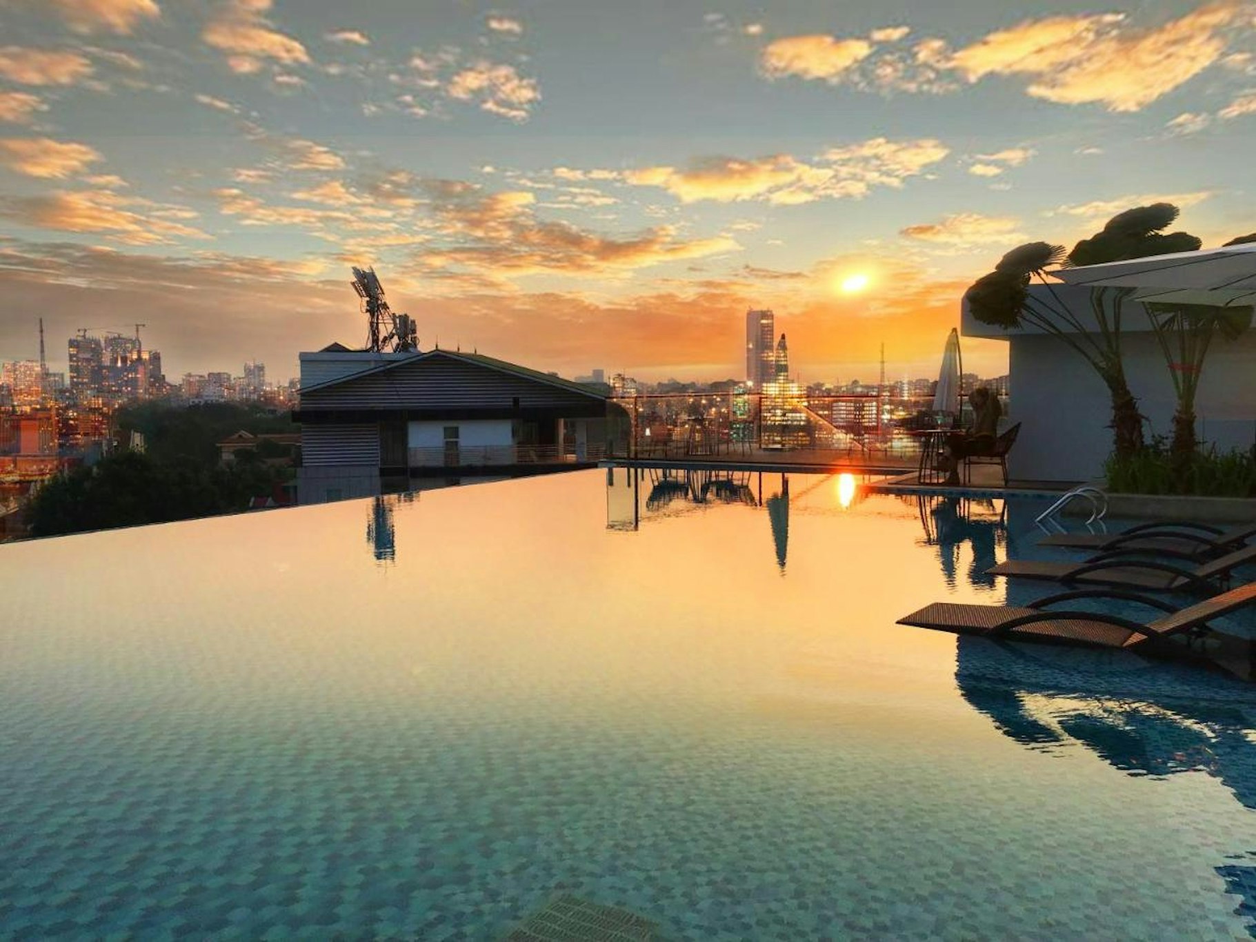 Mandala Hotel & Spa By Hg Hospitality 32/35