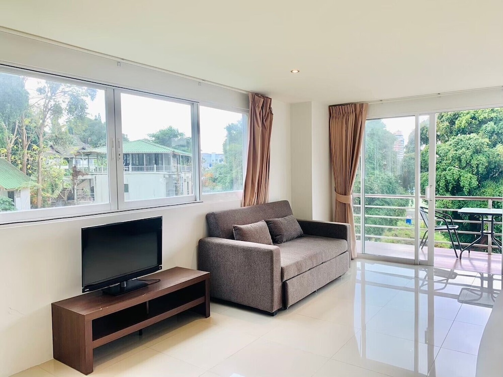 Oceanview Treasure Hotel & Residence 37/58