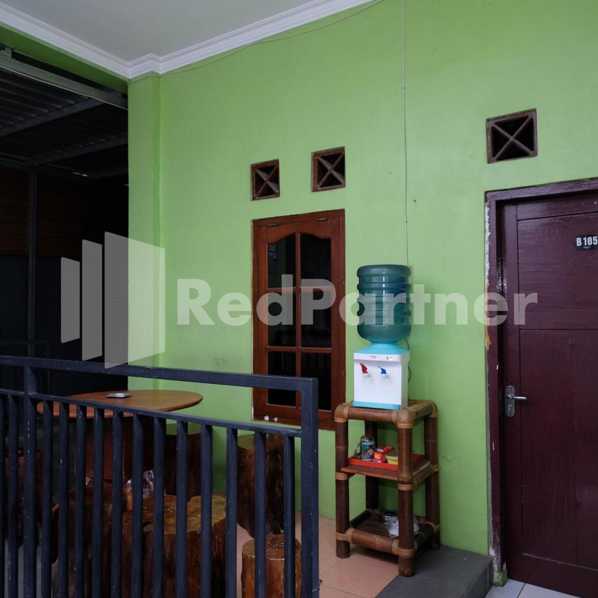 OYO 3707 Halona Guesthouse 50/50