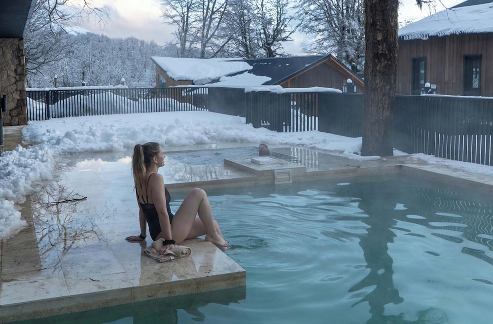 El Refugio Ski & Summer Lodge 24/49