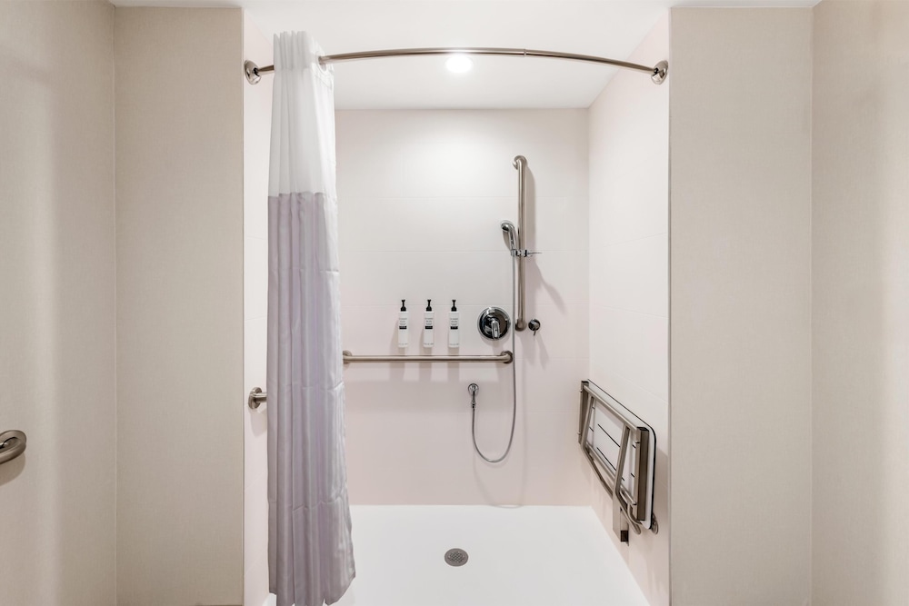 Hilton Garden Inn Kansas City Riverside 21/50