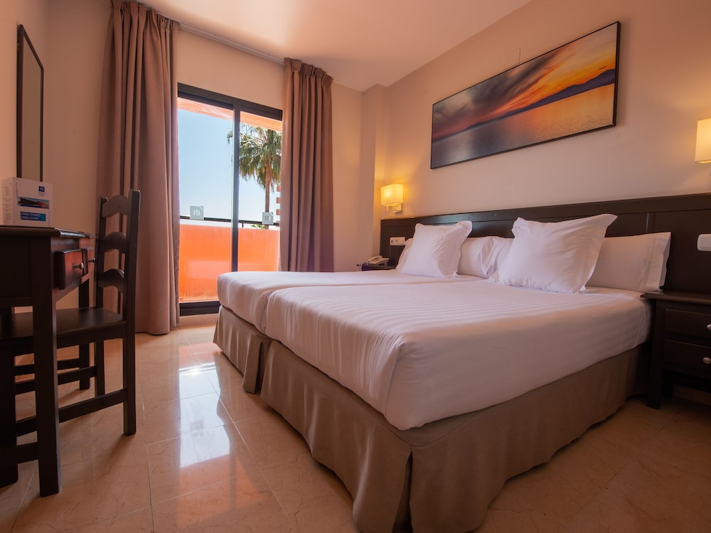 1 BEDROOM, APARTMENT, TERRACE