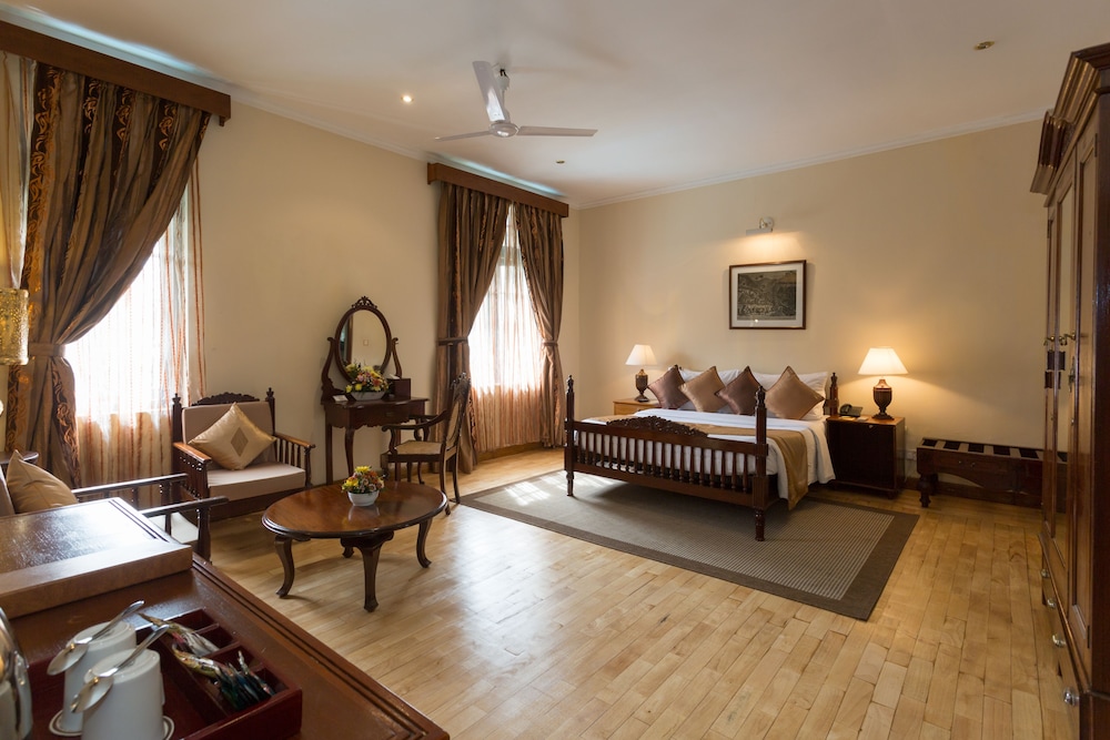 Suisse Hotel Kandy 30/50