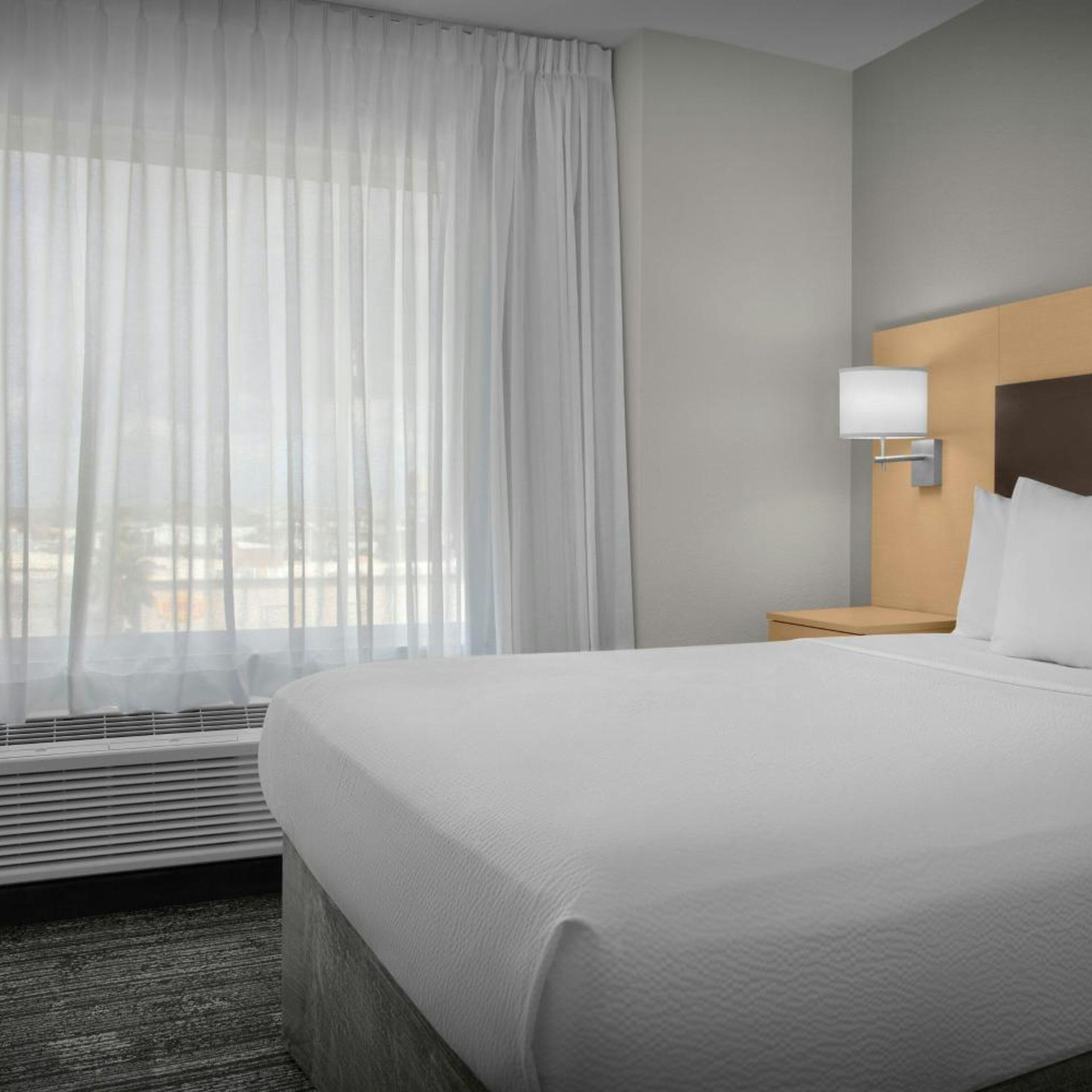 2 Bedrooms, Suite, Sofa