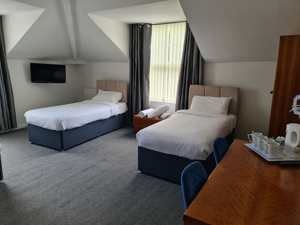 Chase Hotel 20/55