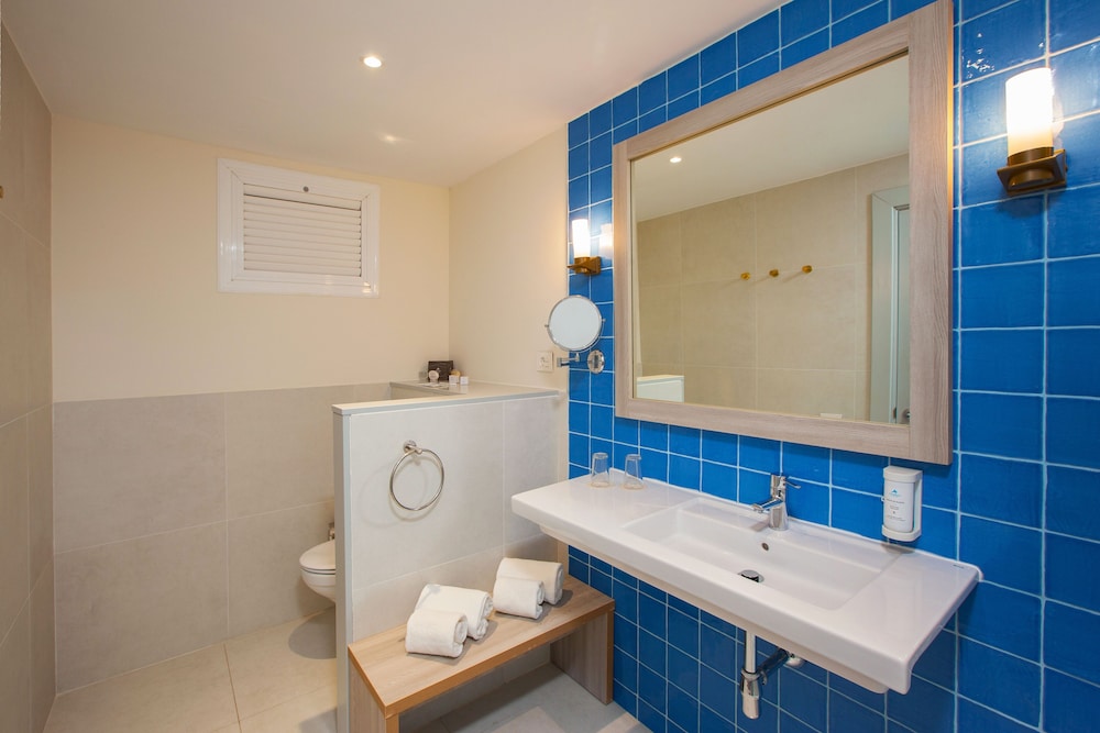 Unique, Deluxe, Double Bed, Sea View, Balcony، Corallium Dunamar by Lopesan Hotels - Adults Only 2/2