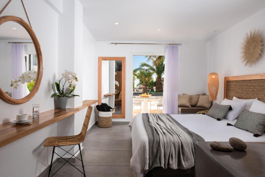 Room, Double Bed, Garden View, Smy Mediterranean White Santorini - Adults Only 5/6