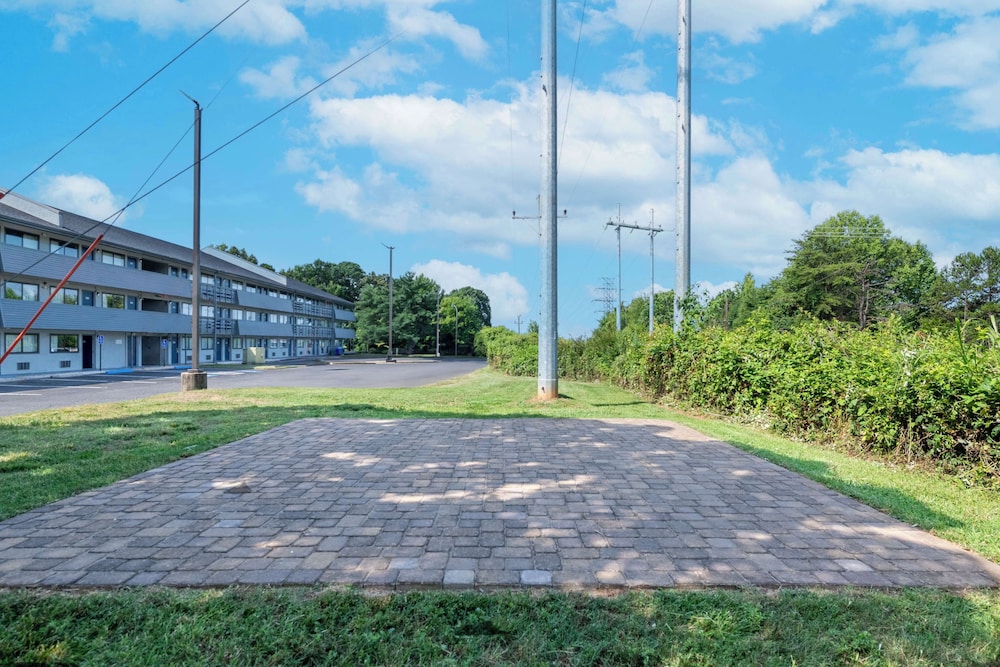 Motel6 Charlotte, NC - Coliseum 47/55