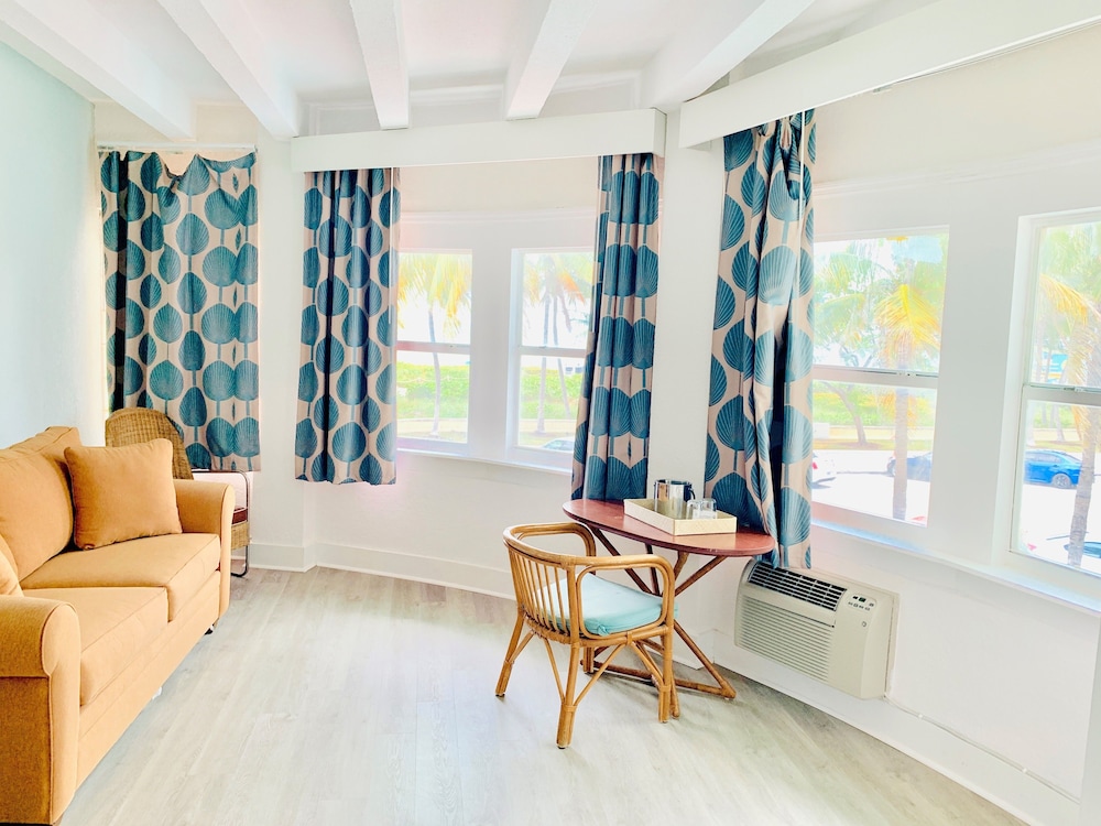 The Broadmore Miami Beach 30/48