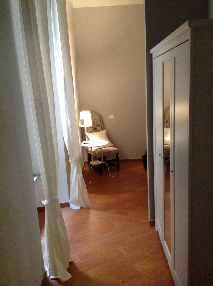 Clemy In Rome 17/28
