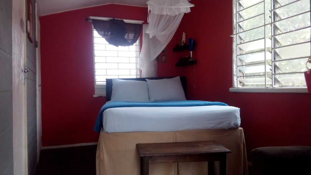 Kingsworth Hostel 11/42