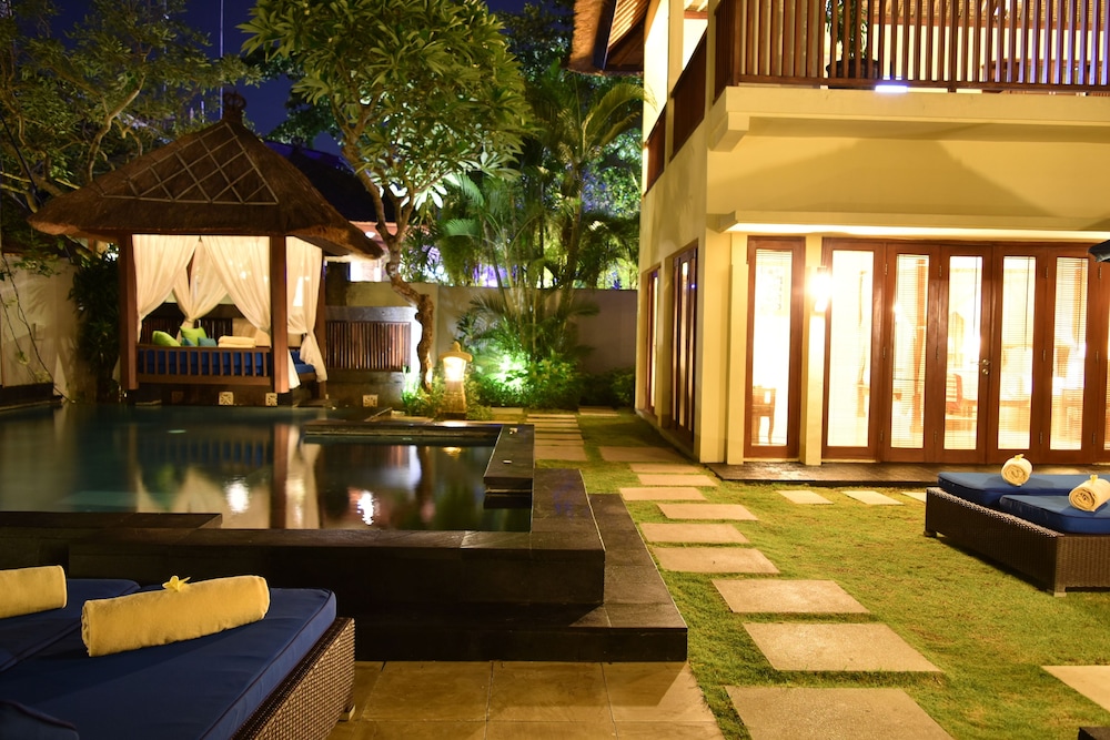 BALI BALIKU BEACH FRONT LUXURY PRIVATE POOL VILLAS 15/33