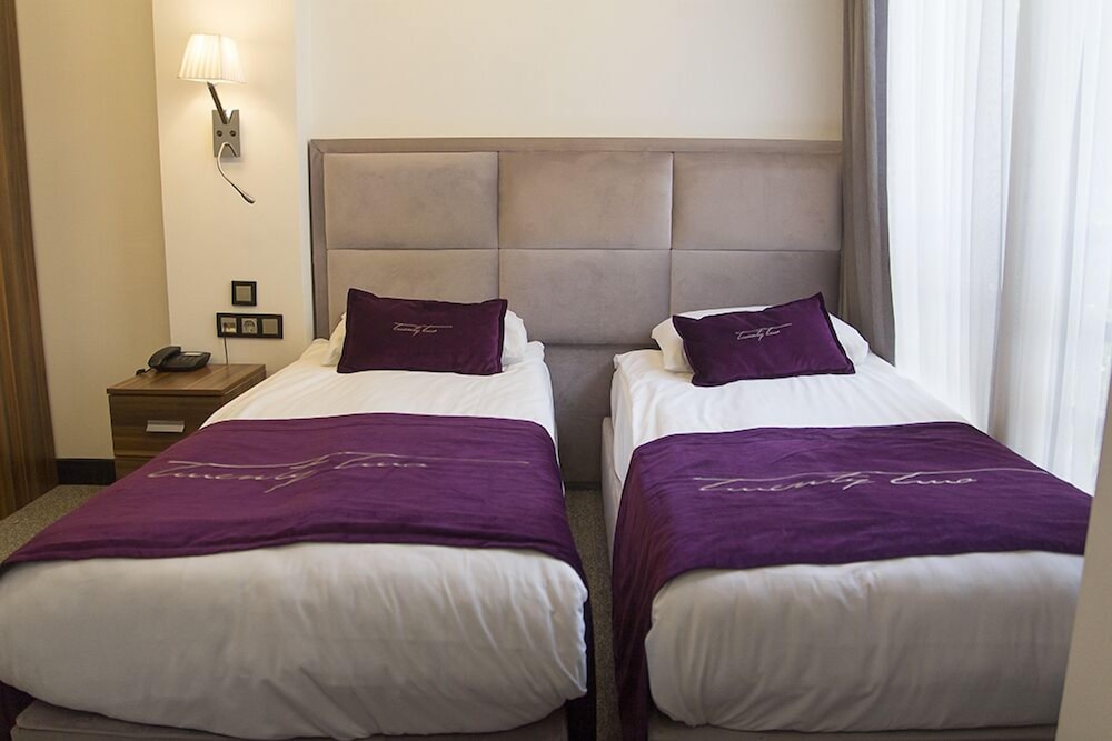 The 22 Hotel 6/50