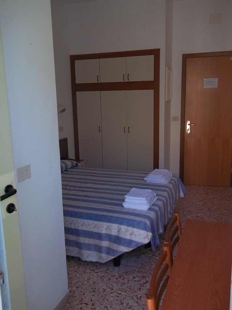 Hotel Italia 14/50