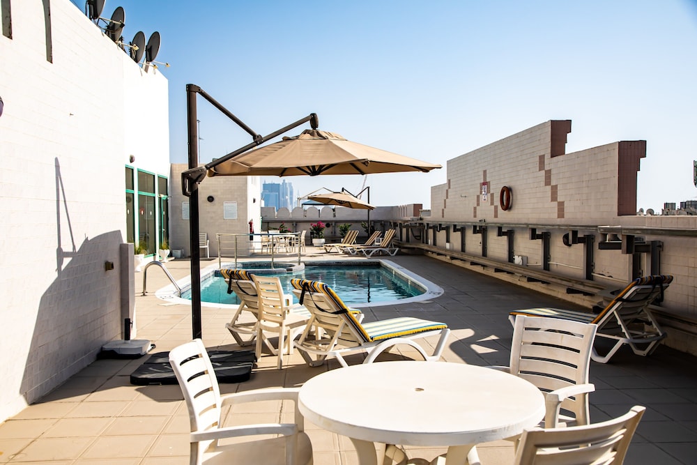 Wescott Pearl Hotel Apartments L.L.C 18/32