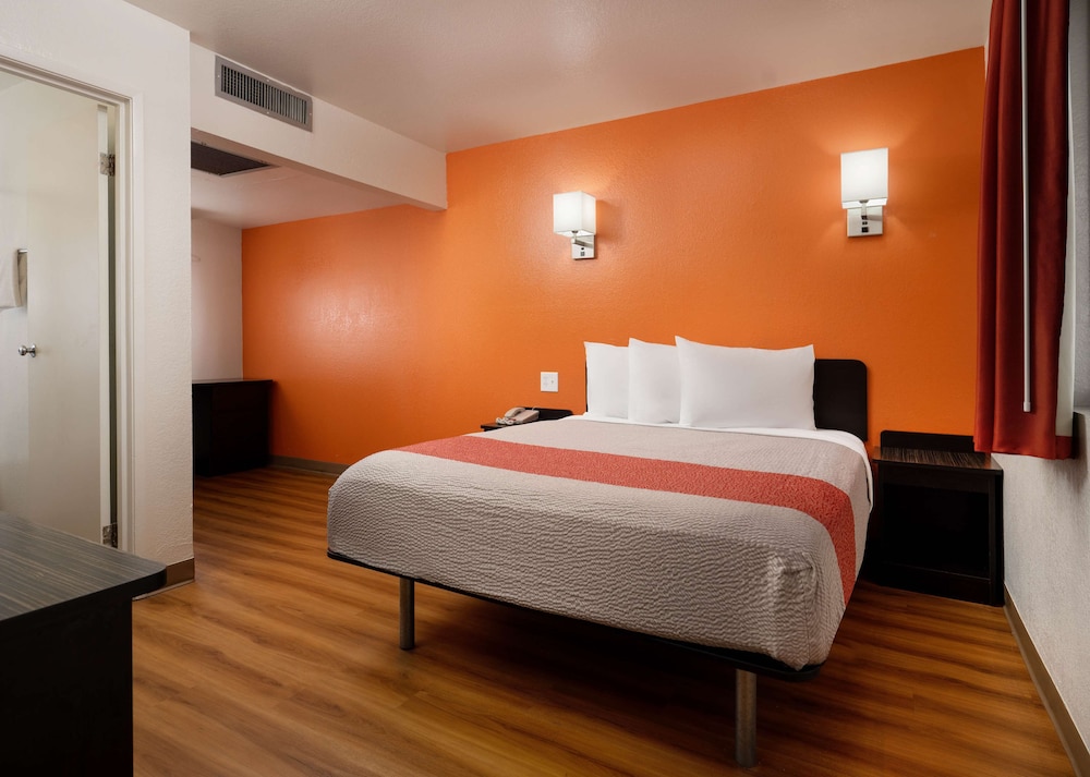 Motel6 Pismo Beach, CA 24/61