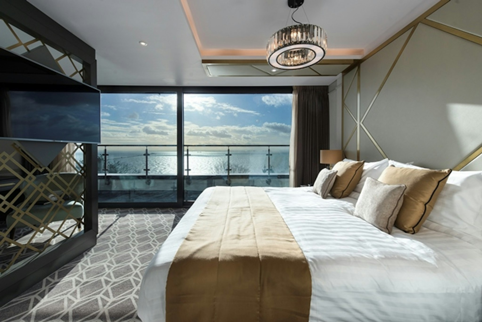 Seven Hotel 12/57