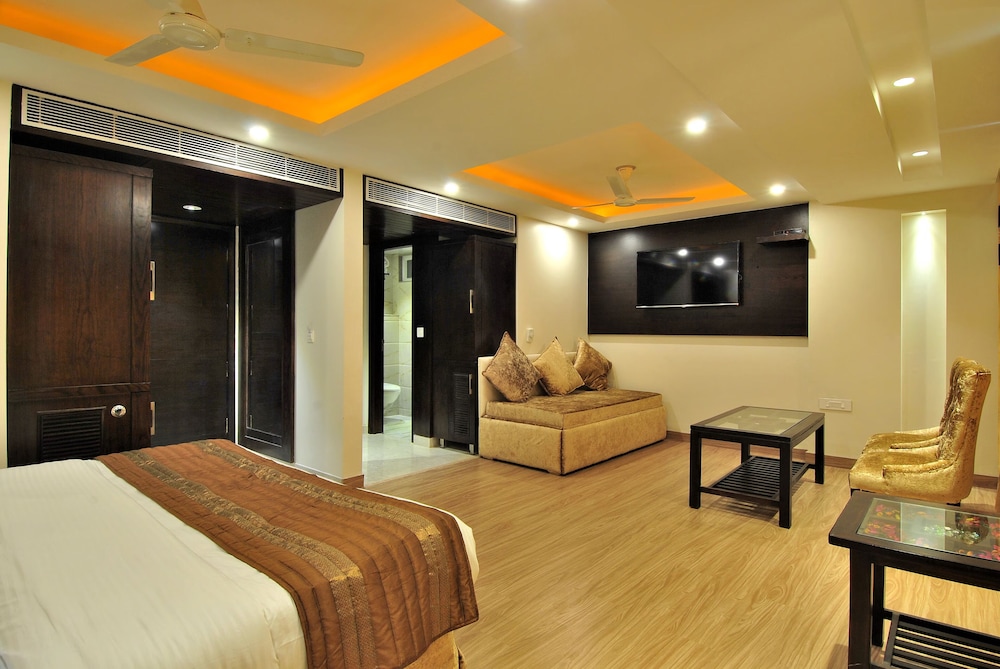 Hotel Sai Miracle 30/47