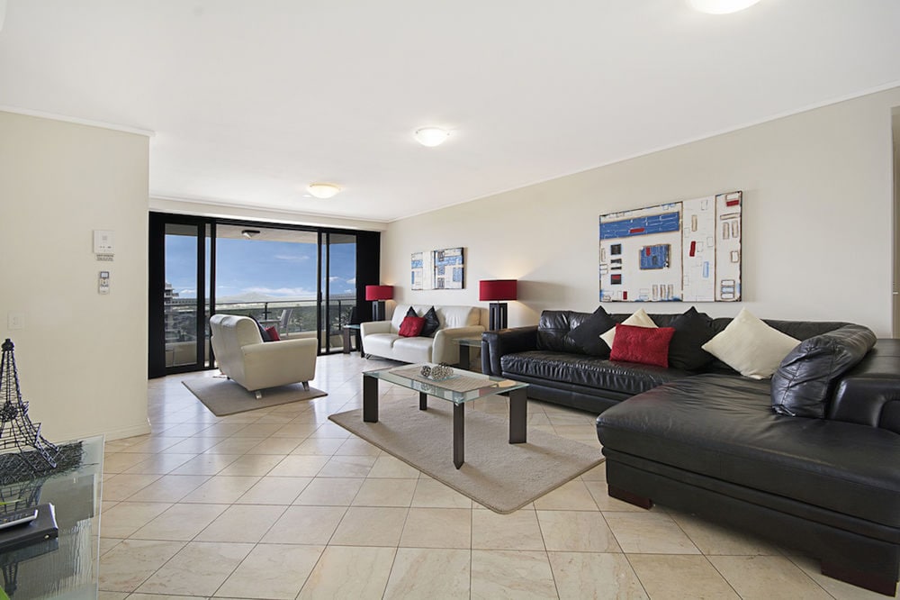 Clubb Coolum Beach Resort 32/65
