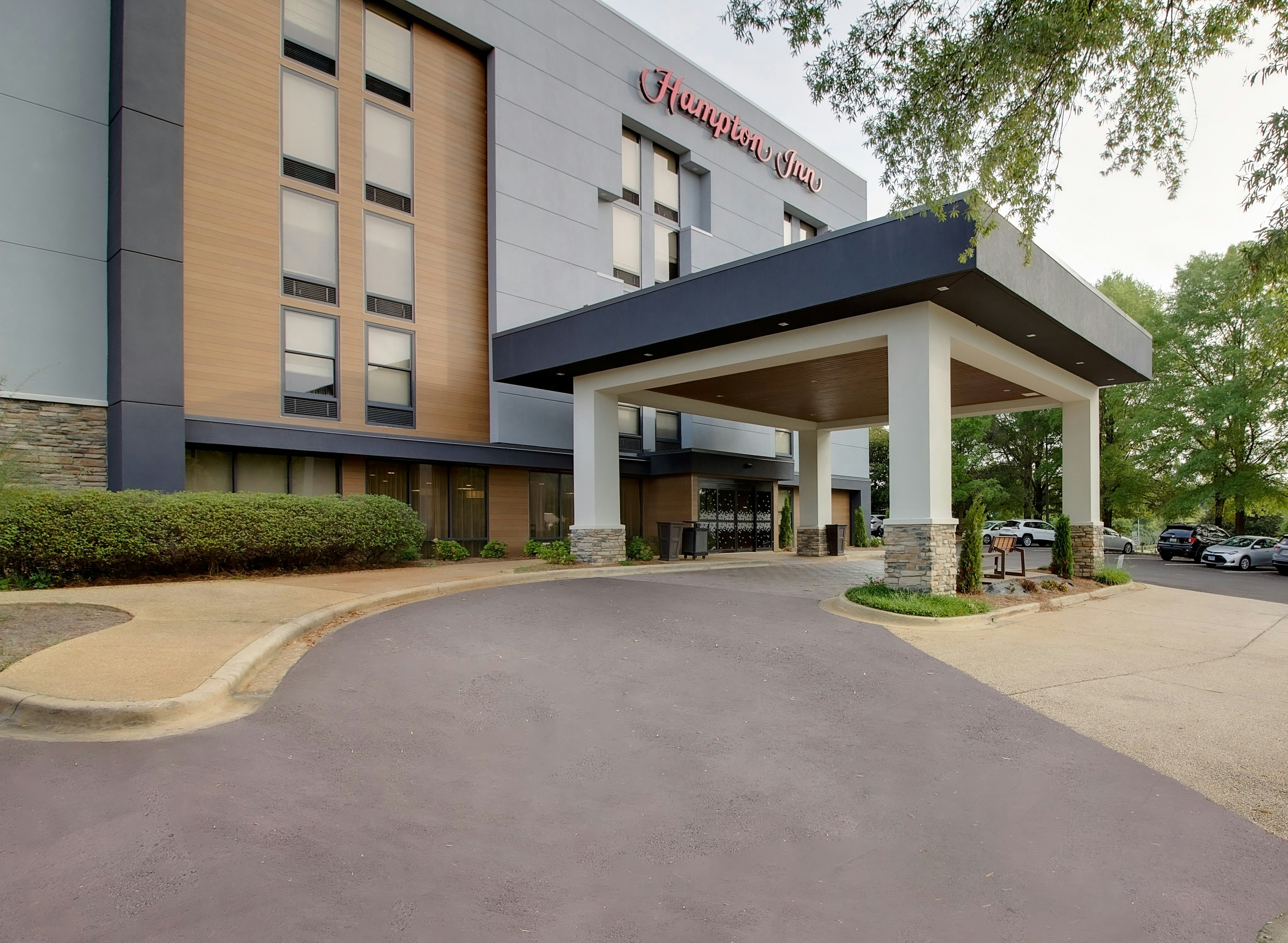 Hampton Inn Birmingham Colonnade 280 30/32