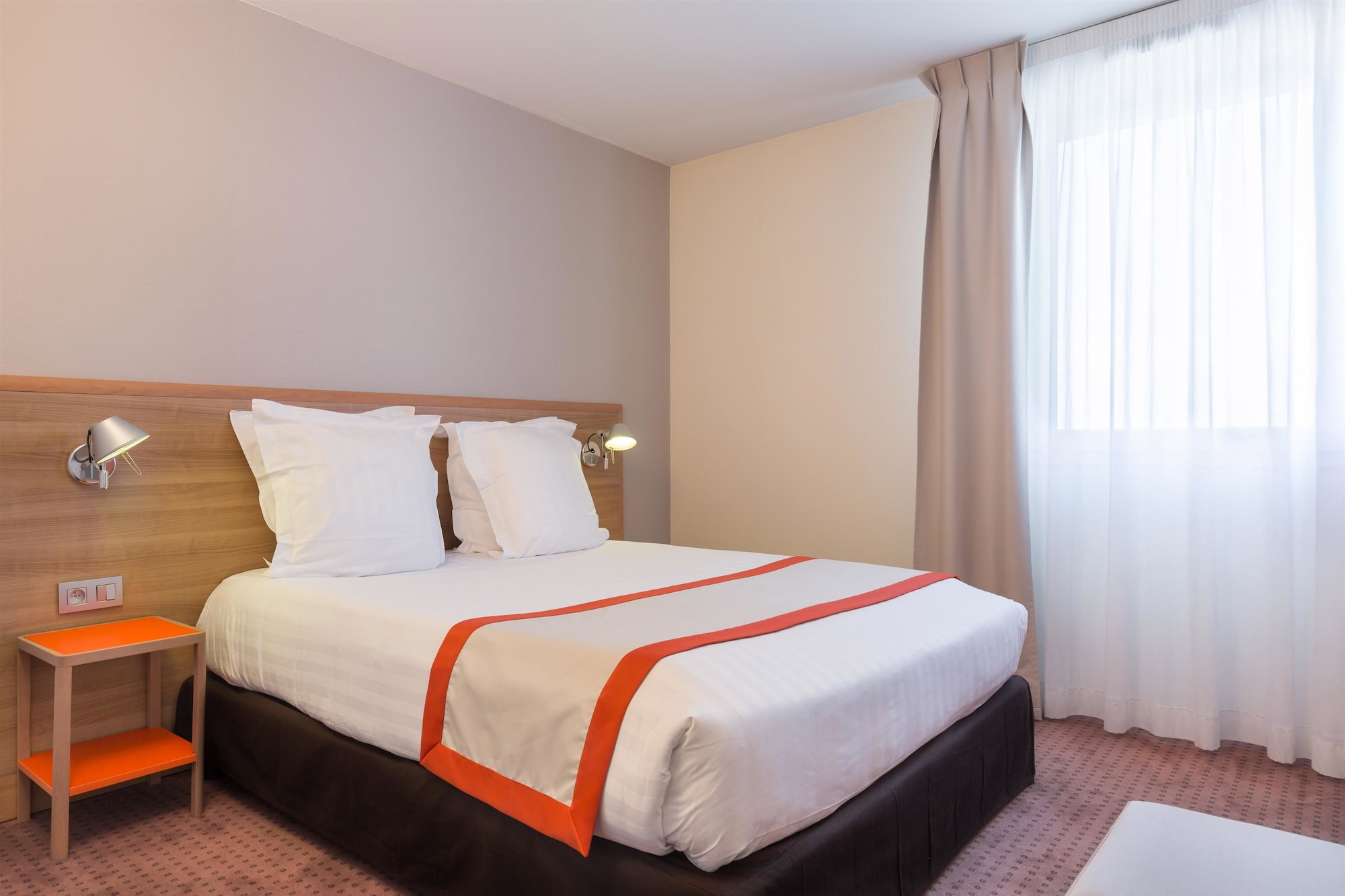 Executive, Double Bed, Gatsby Hotel and Restaurant By HappyCulture 5/10