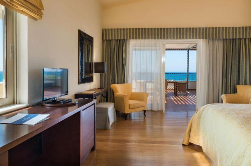 Honeymoon, Suite, Outdoor Jetted Tub