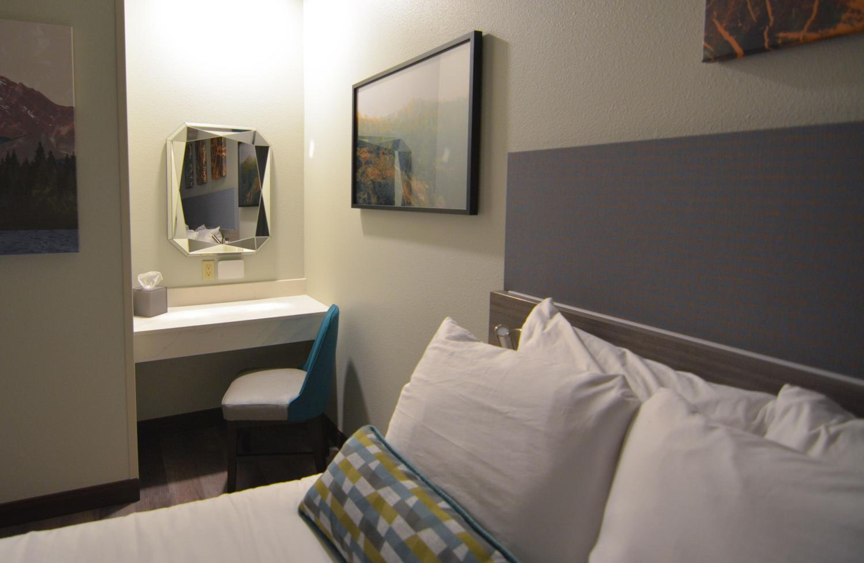 Room, King Bed, Balcony, Blue Lake Casino Hotel 10/10